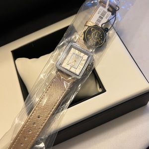 GV2 Padova Women’s Diamond Watch NIB WITH TAGS. Original Retail Price $12,304.00